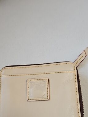 Dooney & Bourke Cream Leather Zip Card Wallet